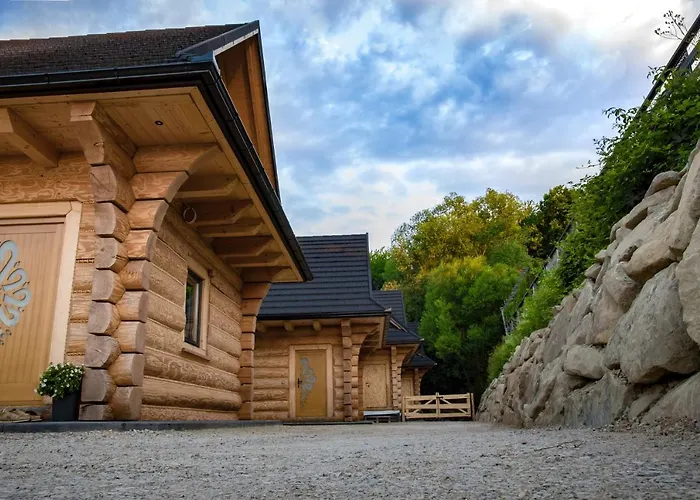Z Bali Drewnianych W Gorach Jacuzzi & Balia - Osada Chelm בקתה Stroza (Myslenice)